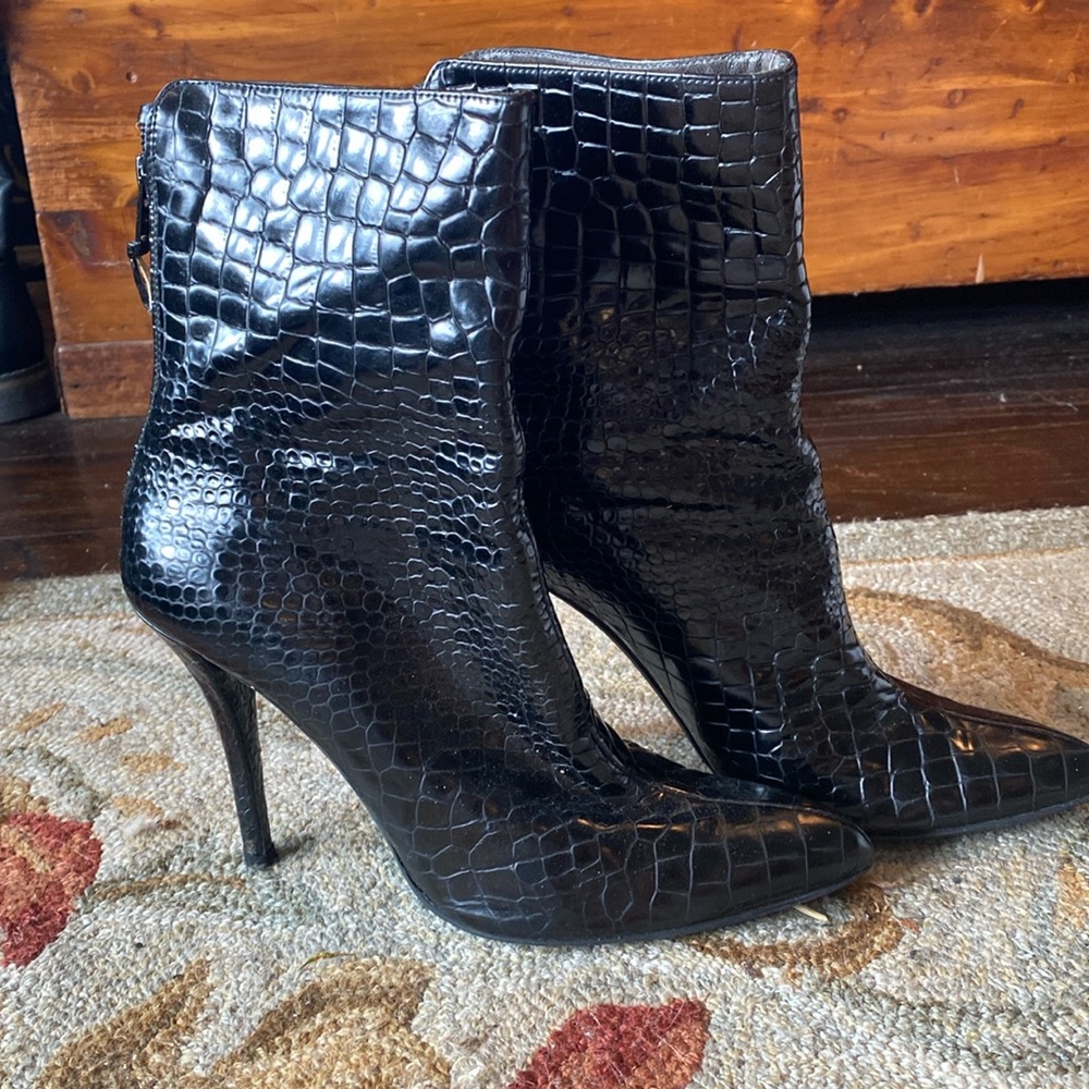 Stuart Weitzman Beautiful boots!